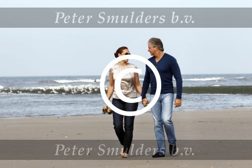 Groet 9 september 2011
Dries en Honoria Roelvink zijn vandaag precies 1 jaar getrouwd en gaan lekker wandelen op het strand.
Peter Smulders bv