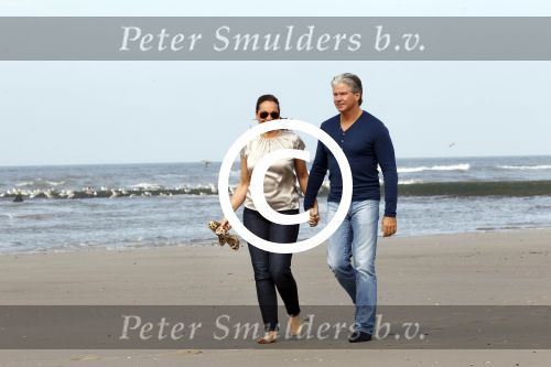 Groet 9 september 2011
Dries en Honoria Roelvink zijn vandaag precies 1 jaar getrouwd en gaan lekker wandelen op het strand.
Peter Smulders bv