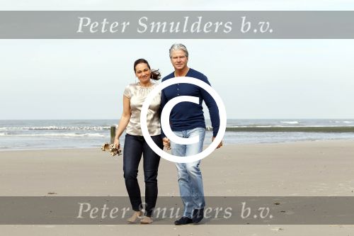 Groet 9 september 2011
Dries en Honoria Roelvink zijn vandaag precies 1 jaar getrouwd en gaan lekker wandelen op het strand.
Peter Smulders bv