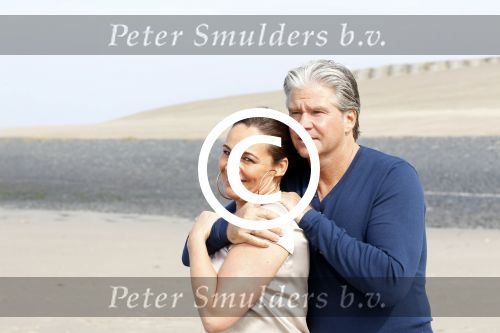 Groet 9 september 2011
Dries en Honoria Roelvink zijn vandaag precies 1 jaar getrouwd en gaan lekker wandelen op het strand.
Peter Smulders bv