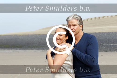 Groet 9 september 2011
Dries en Honoria Roelvink zijn vandaag precies 1 jaar getrouwd en gaan lekker wandelen op het strand.
Peter Smulders bv