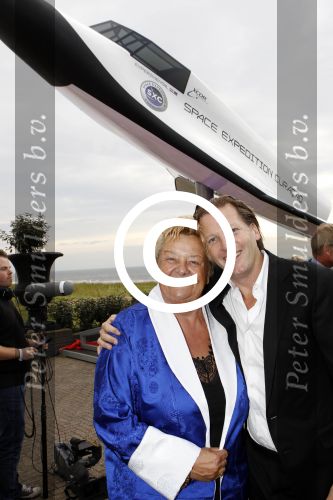 Noordwijk 26 augustus 2011
Opening en VIP avond miljonair summerfair in huis ter Duin. Erica Terpstra met Michiel Mol
Peter Smulders bv