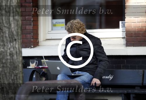 Amsterdam 15 september 2011
Ewout Genemans met Apple lap top op terras.
Peter Smulders bv