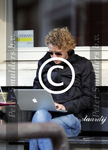Amsterdam 15 september 2011
Ewout Genemans met Apple lap top op terras.
Peter Smulders bv