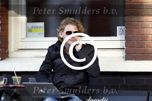 Amsterdam 15 september 2011
Ewout Genemans met Apple lap top op terras.
Peter Smulders bv