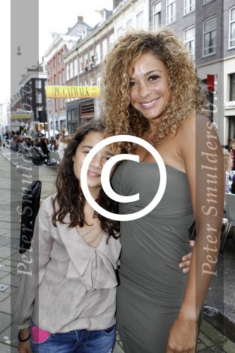 Amsterdam 4 september 2011
Grazia PC Catwalk op de pc hooftstraat. Fajah Lourens met dochter
Peter Smulders bv