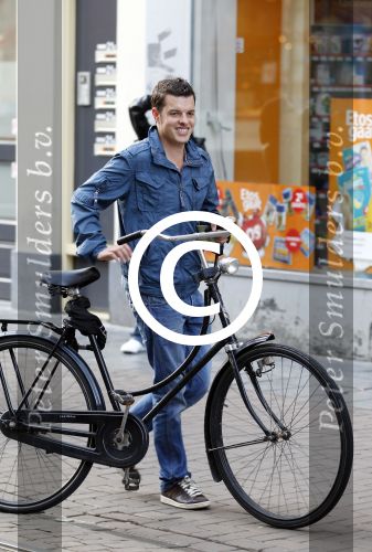 Amsterdam 5 september 2011
Filemon Wesselink op de fiets in adam.
Peter Smulders bv