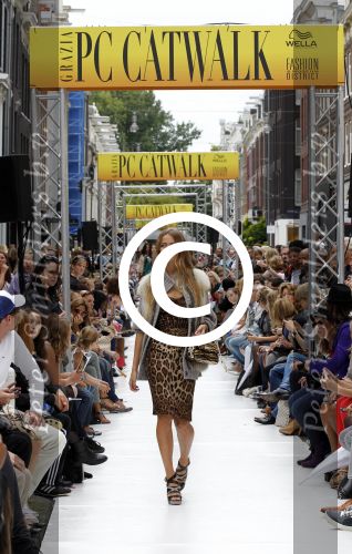 Amsterdam 4 september 2011
Grazia PC Catwalk op de pc hooftstraat.
Peter Smulders bv