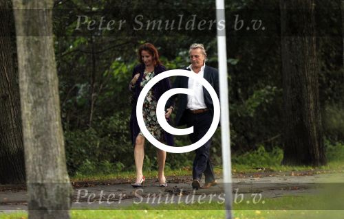 Amsterdam 12 september 2011
Hans Breukhoven hand in hand met Marian Mudder onderweg naar restaurant.
Peter Smulders bv