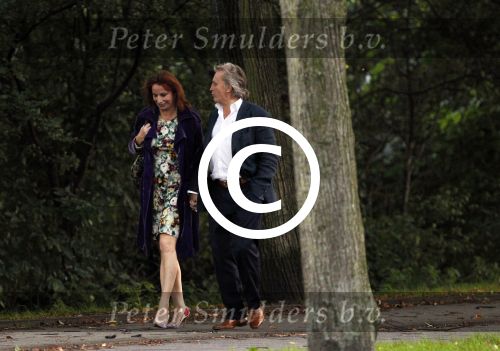 Amsterdam 12 september 2011
Hans Breukhoven hand in hand met Marian Mudder onderweg naar restaurant.
Peter Smulders bv