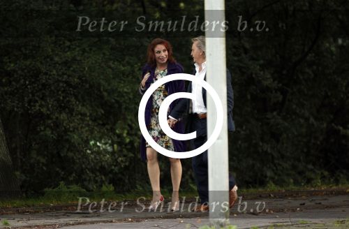 Amsterdam 12 september 2011
Hans Breukhoven hand in hand met Marian Mudder onderweg naar restaurant.
Peter Smulders bv