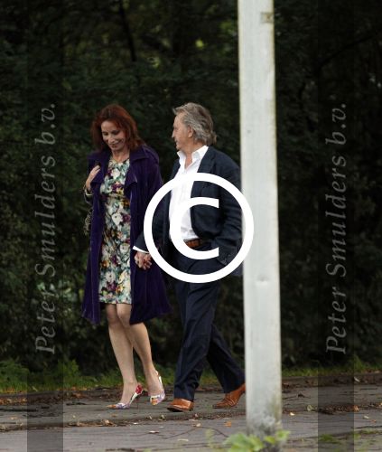 Amsterdam 12 september 2011
Hans Breukhoven hand in hand met Marian Mudder onderweg naar restaurant.
Peter Smulders bv