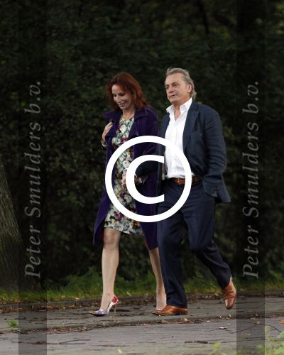 Amsterdam 12 september 2011
Hans Breukhoven hand in hand met Marian Mudder onderweg naar restaurant.
Peter Smulders bv