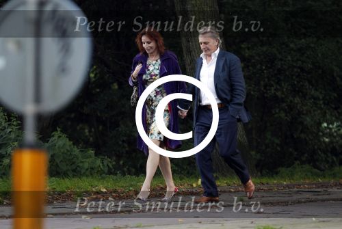 Amsterdam 12 september 2011
Hans Breukhoven hand in hand met Marian Mudder onderweg naar restaurant.
Peter Smulders bv