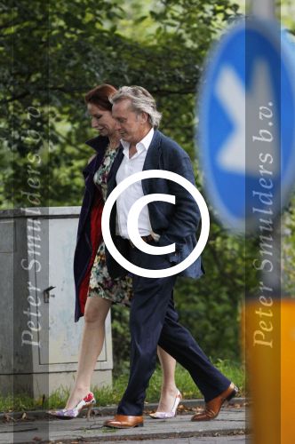 Amsterdam 12 september 2011
Hans Breukhoven hand in hand met Marian Mudder onderweg naar restaurant.
Peter Smulders bv