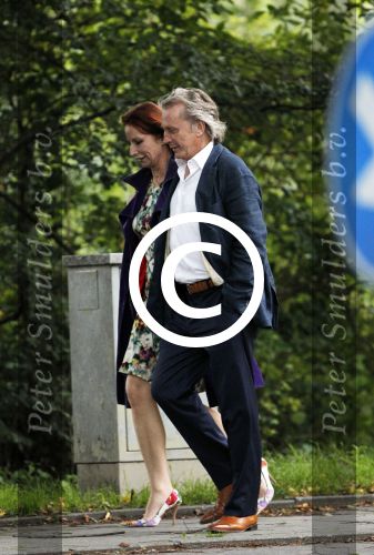 Amsterdam 12 september 2011
Hans Breukhoven hand in hand met Marian Mudder onderweg naar restaurant.
Peter Smulders bv