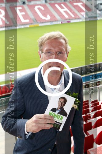 Utrecht 12 september 2011
Presentatie boek Hans v Breukelen in stadion Galgenwaard.
Peter Smulders bv