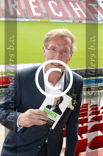 Utrecht 12 september 2011
Presentatie boek Hans v Breukelen in stadion Galgenwaard.
Peter Smulders bv