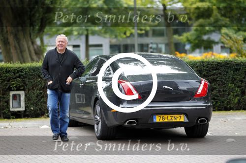 Amsterdam 31 augustus 2011
Harry Mens bij zijn jaguar.
Peter Smulders bv