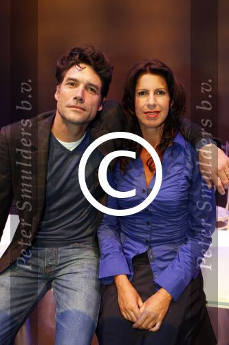 Amsterdam 5 september 2011
Presentatie when Harry met Sally in de meervaart met Isa Hoes Daniel Boissevain Sytske v d Ster Ad Knippels Margreet Boersbroek en Rein Hofman.
Peter Smulders bv