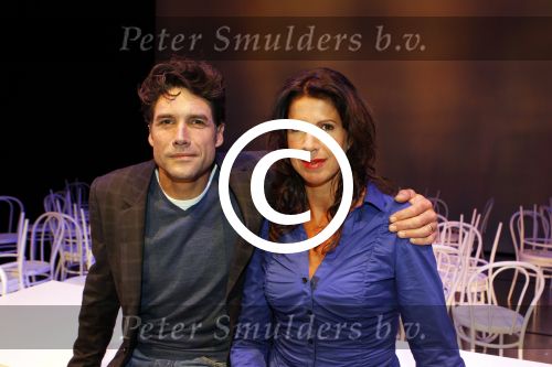 Amsterdam 5 september 2011
Presentatie when Harry met Sally in de meervaart met Isa Hoes Daniel Boissevain Sytske v d Ster Ad Knippels Margreet Boersbroek en Rein Hofman.
Peter Smulders bv