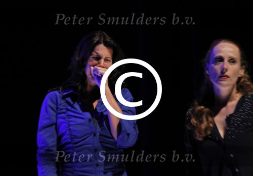 Amsterdam 5 september 2011
Presentatie when Harry met Sally in de meervaart met Isa Hoes Daniel Boissevain Sytske v d Ster Ad Knippels Margreet Boersbroek en Rein Hofman.
Peter Smulders bv