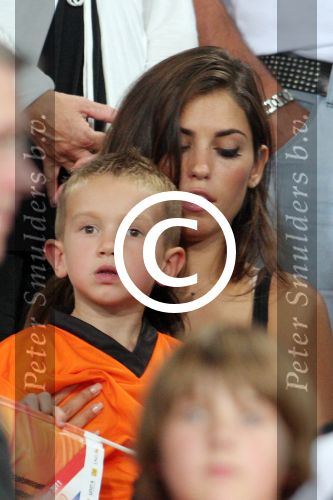 Eindhoven, 2 September,
Nederland-San Mariono, eindstand 11-0
Op de tribune, Jessey Sneijder met zijn \