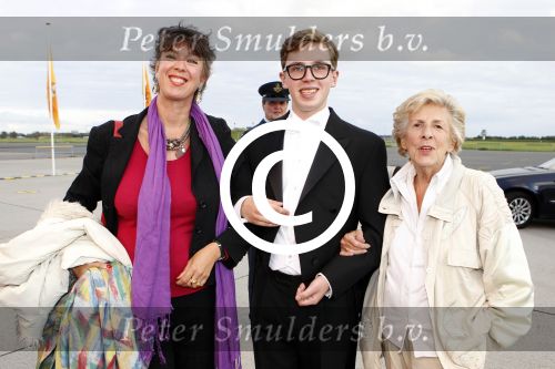 Valkenburg 31 augustus 2011
Premiere Soldaat van Oranje op vliegbasis Valkenburg. Jetty Pearl met dochter
Peter Smulders bv
