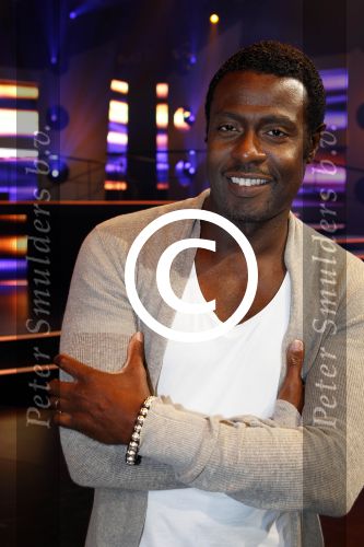 Hilversum 24 augustus 2011
Najaarspresentatie RTL in studio 24 op het mediapark. John Williams met Buddha to Buddha armband
Peter Smulders bv