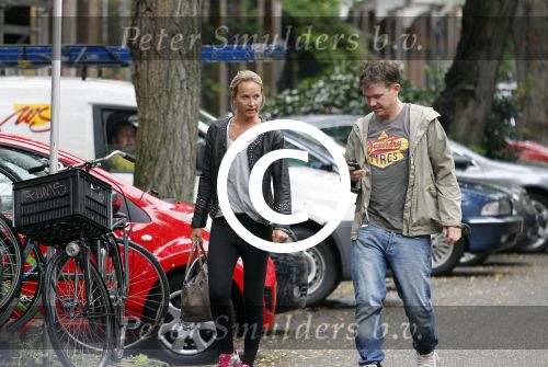 Amsterdam 26 augustus 2011
Johnny de Mol met zijn manager Carlijn de Vries op straat.
Peter Smulders bv