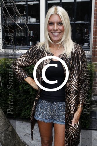 Amsterdam 25 augustus 2011
Jackie\'s best dressed feestje bij het college hotel. Nikkie Plessen presenteert het en Lieke v Lexmond word winnares. Judith osborn
Peter Smulders bv