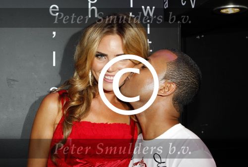 Amsterdam 22 augustus 2011
Verjaardagsfeestje Kim Feenstra in club air. KIM met haar man Michael Mendoza
Peter Smulders bv