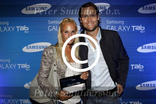 Amsterdam 23 augustus 2011
Presentatie nieuwe Samsung Tab bij little Buddha. Kimberly Klaver met vriend Bas Schothorst
Peter Smulders bv