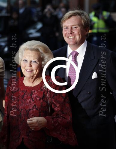 Amsterdam 13 september 2011
Voorstelling in het muziektheater met daarbij aanwezig Maxima Koningin Beatrix en Prins Willem Alexander.
Peter Smulders bv