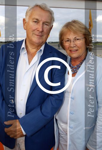 Valkenburg 31 augustus 2011
Premiere Soldaat van Oranje op vliegbasis Valkenburg. Koos Postema met vrouw kinderen en kleinkinderen
Peter Smulders bv