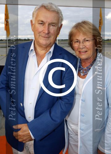 Valkenburg 31 augustus 2011
Premiere Soldaat van Oranje op vliegbasis Valkenburg. Koos Postema met vrouw kinderen en kleinkinderen
Peter Smulders bv