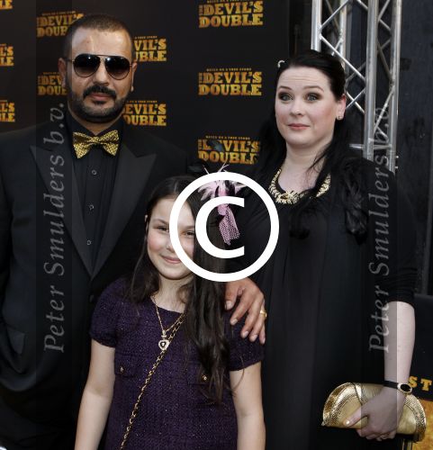 Amsterdam 5 september 2011
Premiere double trouble in tuschinski. Latif Yahia met vrouw en dochter
Peter Smulders bv