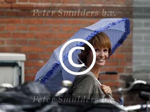 Amsterdam 6 september 2011
Leontien Borsato op de cornelis schuytstraat onder paraplu.
Peter Smulders bv