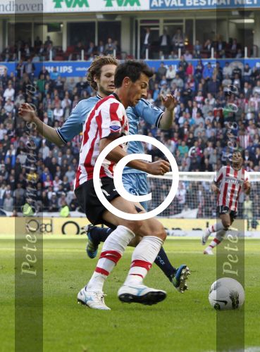 Eindhoven, 18 September 2011
PSV-AJAX, eindstand 2-2 Kompetitie  Seizoen 2011-2012
Manolev in duel met Daley Blind
Foto Peter Smulders BV