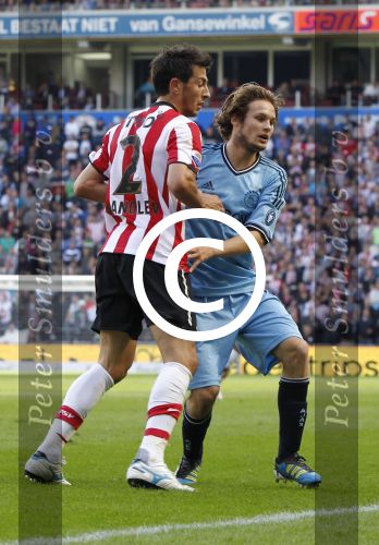 Eindhoven, 18 September 2011
PSV-AJAX, eindstand 2-2 Kompetitie  Seizoen 2011-2012
Manolev in duel met Daley Blind
Foto Peter Smulders BV