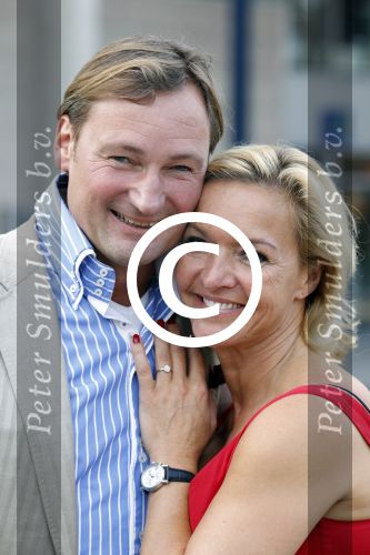 Amsterdam 3 september 2011
Mariska v Kolck met haar vriend Edgar Peer waar ze een nmooie ring van heeft gekregen.
Peter Smulders bv
