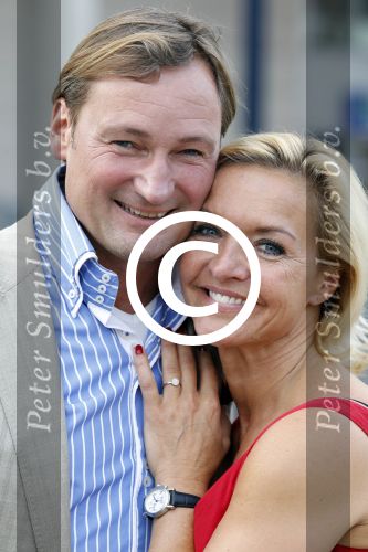 Amsterdam 3 september 2011
Mariska v Kolck met haar vriend Edgar Peer waar ze een nmooie ring van heeft gekregen.
Peter Smulders bv