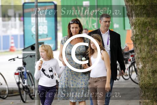 Amsterdam 10 september 2011
Marjolein Keuning haalt ijsje met haar dochters.
Peter Smulders bv