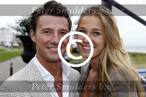 Noordwijk 26 augustus 2011
Opening en VIP avond miljonair summerfair in huis ter Duin. Martijn Lusink met vriendin
Peter Smulders bv