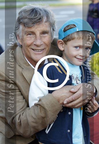 Amsterdam 15 augustus 2011
Premiere circus Renz in Amsterdam. Martin Gaus met kleinzoon en vrouw
Peter Smulders bv