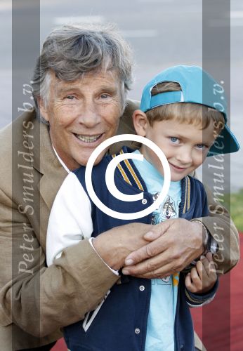 Amsterdam 15 augustus 2011
Premiere circus Renz in Amsterdam. Martin Gaus met kleinzoon en vrouw
Peter Smulders bv