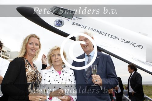 Noordwijk 26 augustus 2011
Opening en VIP avond miljonair summerfair in huis ter Duin. Paulette met Martin Schroder en zijn vrouw
Peter Smulders bv