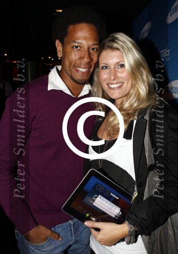 Amsterdam 23 augustus 2011
Presentatie nieuwe Samsung Tab bij little Buddha. Maud met vriend
Peter Smulders bv