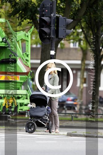 Amsterdam 25 augustus 2011
Median Schuurman achter kinderwagen.
Peter Smulders bv