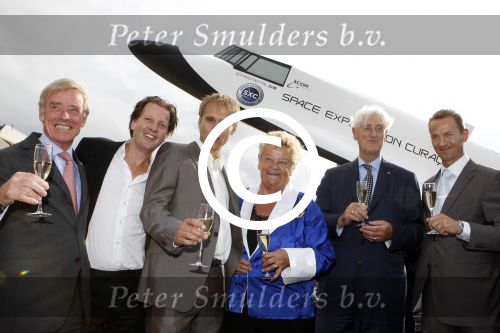 Noordwijk 26 augustus 2011
Opening en VIP avond miljonair summerfair in huis ter Duin. Ben Droste Harry v Hulten Michiel Mol Armin v Buuren Martin Schroder en Erica Terpstra
Peter Smulders bv